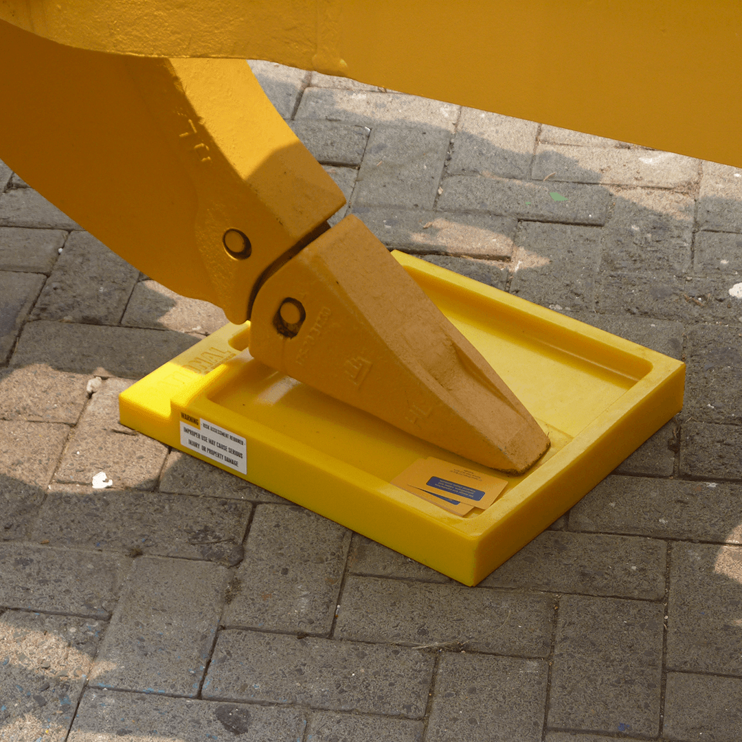 FloorDefenda™ — Protección de Pisos en operación